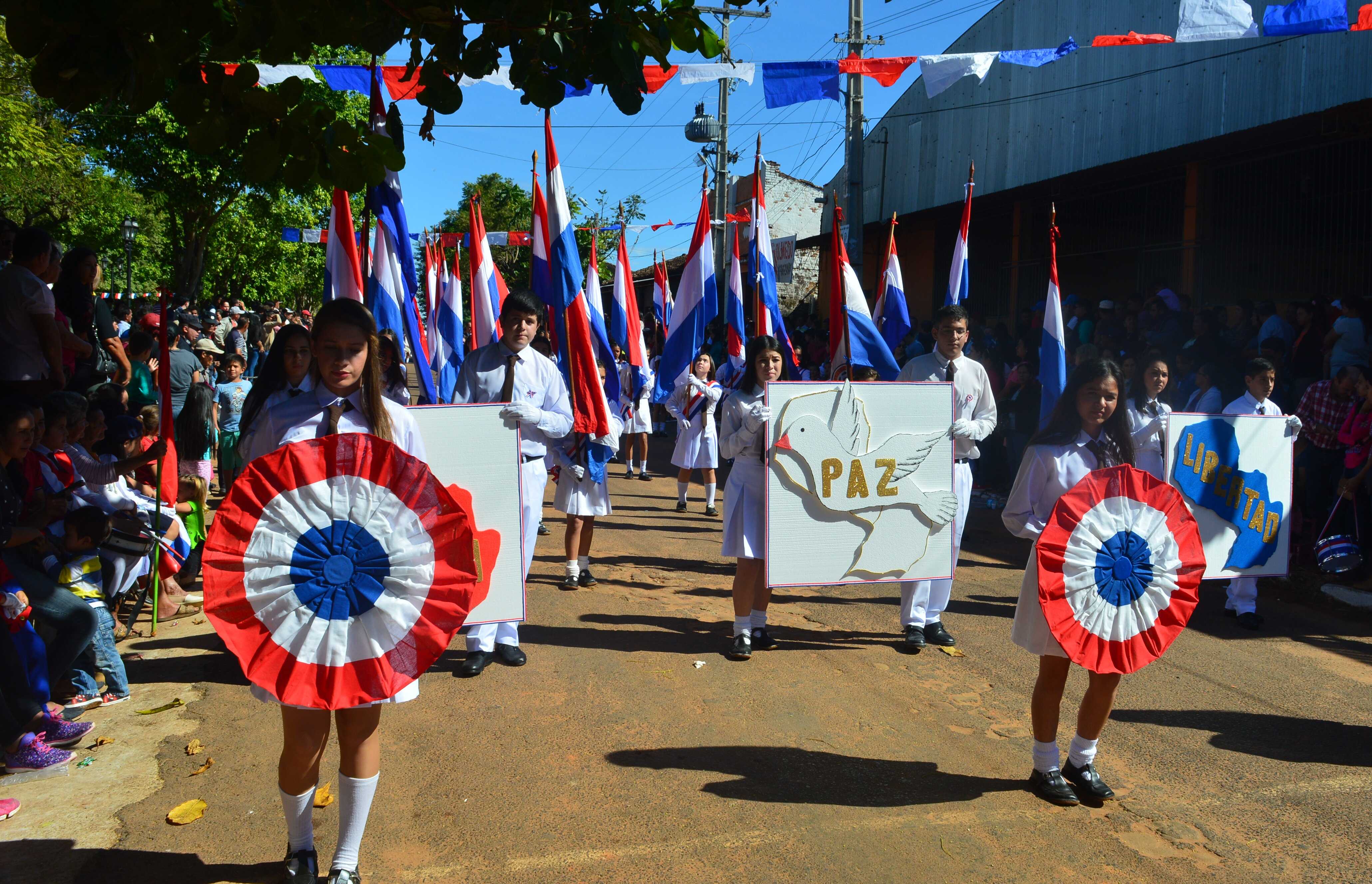 Honraron A La Patria Con Un Lúcido Desfile Estudiantil En San José De ...