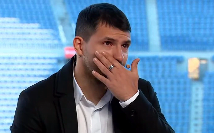 El Kun Agüero se retira del fútbol entre lágrimas