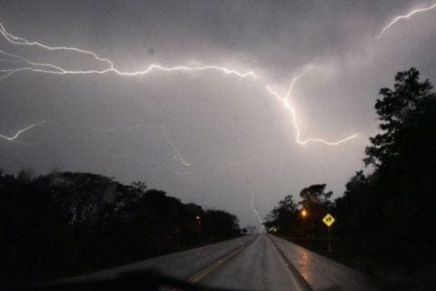 Prevén un domingo muy caluroso con lluvias y tormentas