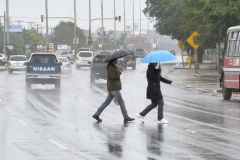 Meteorología anuncia un martes frío y con lluvias dispersas