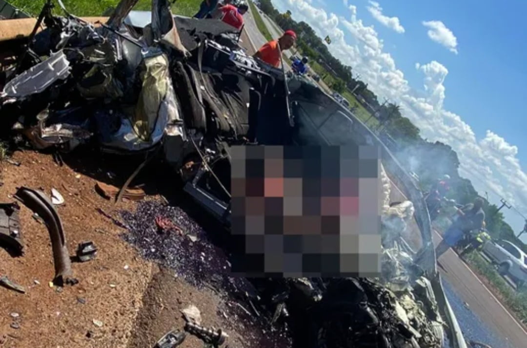 Accidente fatal en Brasil auto con chapa paraguaya choca contra camión