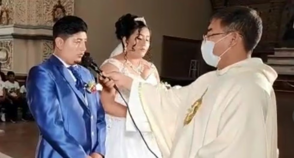En el altar, un hombre le confesó al cura que lo obligaban a casarse