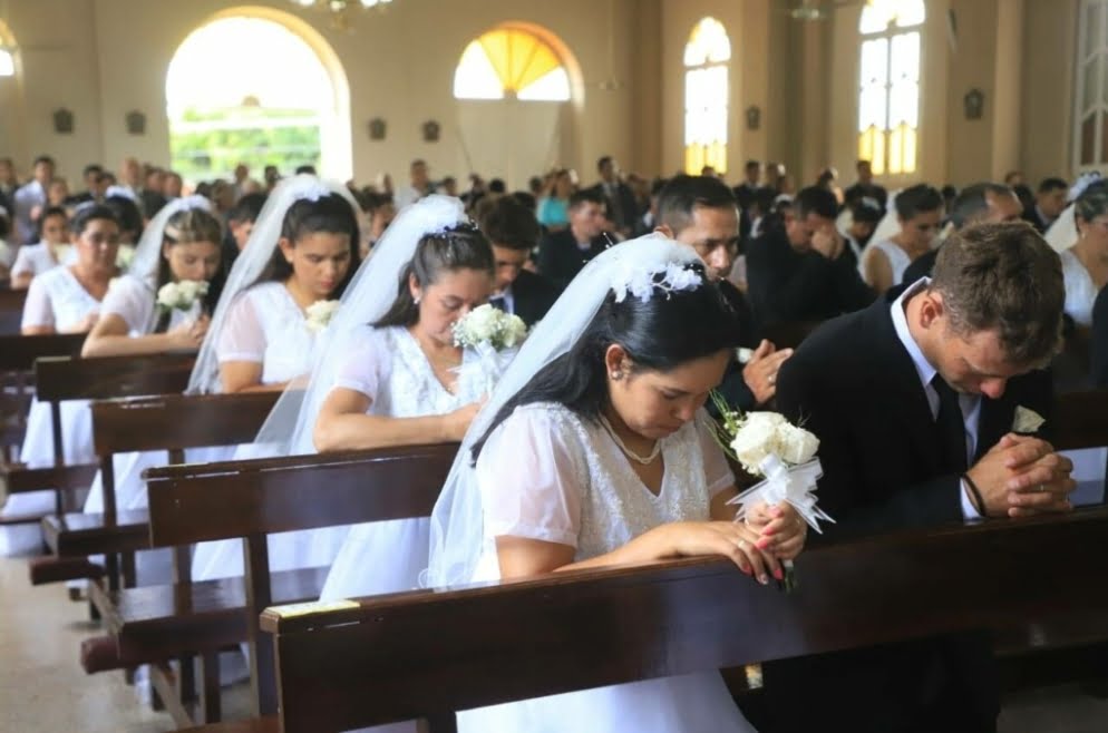 Unas 22 Parejas Se Juraron Amor Eterno En Boda Comunitaria Noticiero Paraguay 3522