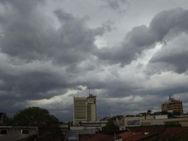 Advierten nuevo ingreso de sistema de tormentas para Asunción y gran parte del país