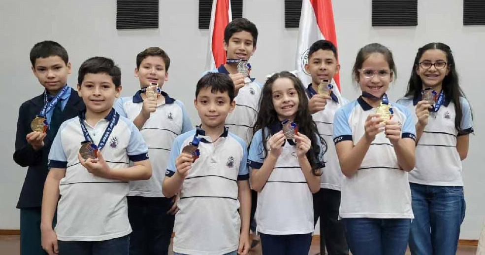 Estudiantes ovetenses ganan medallas en Olimpiada Infantil de Matemática