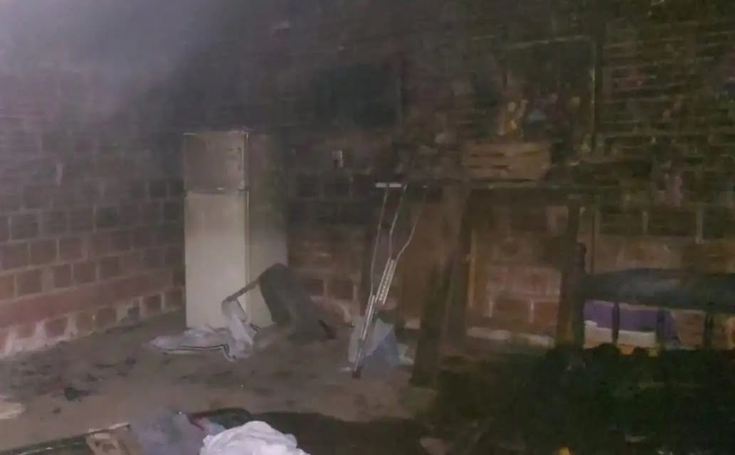 Crueldad: Incendian vivienda con una persona con discapacidad adentro