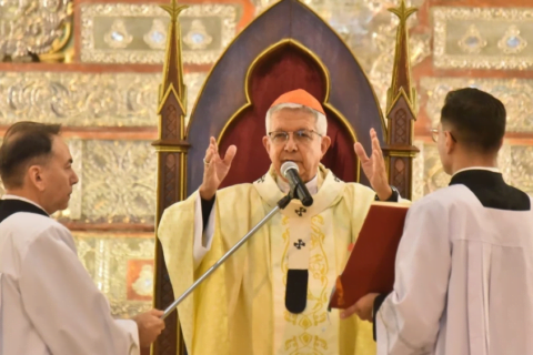 Cardenal Adalberto Martínez pide “mirar a los pobres” y servir como Jesús