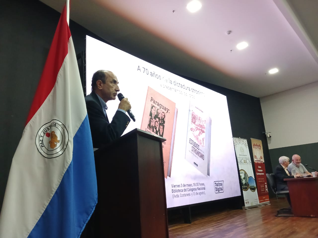 Presentan el libro «Paraguay: luchas populares y democráticas» en la Biblioteca del Congreso Nacional 