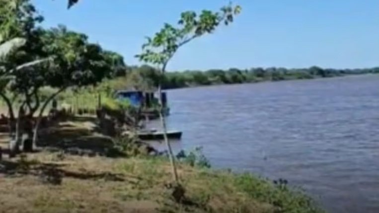 Dos hermanitos mueren ahogados en una laguna de Remansito