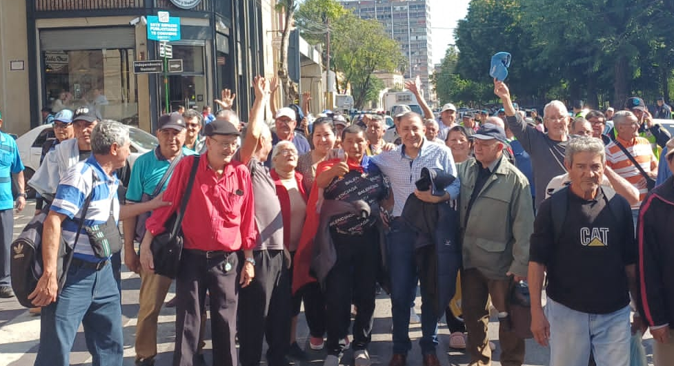 Ex obreros de Itaipú aguardan respuesta de pago del Gobierno Nacional