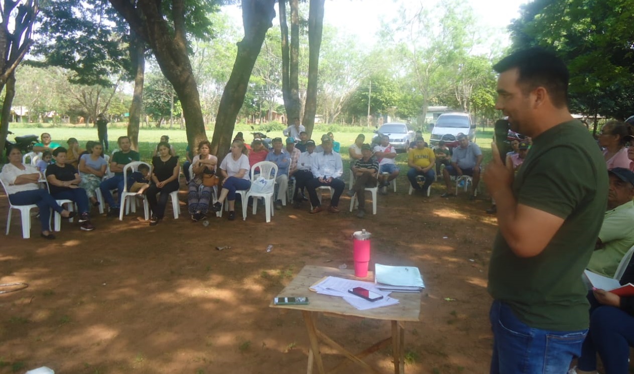 Caldeada reunión de usuarios de aguatera de una compañía de San José, por instalación de medidores