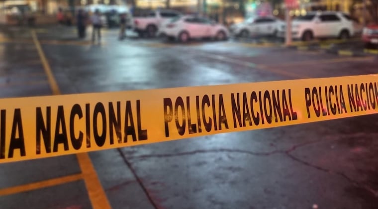 Pistoleros acribillan a hombre y hieren a una joven de 15 años que lo acompañaba en Benjamín Aceval