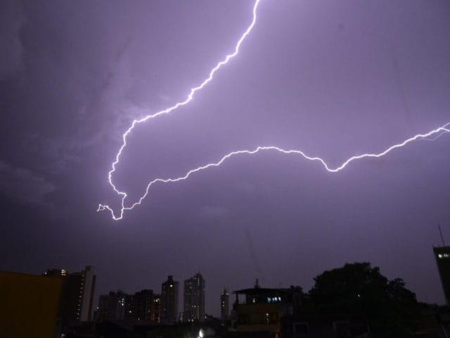 Tiempo cálido y lluvias con tormentas en el inicio de agosto