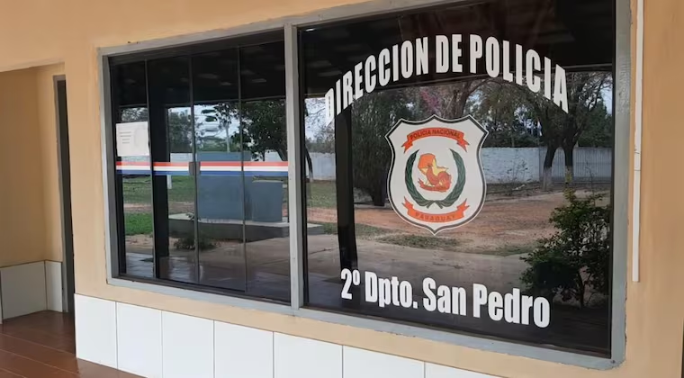 Imputan a jefe policial por presunta coacción sexual y violación