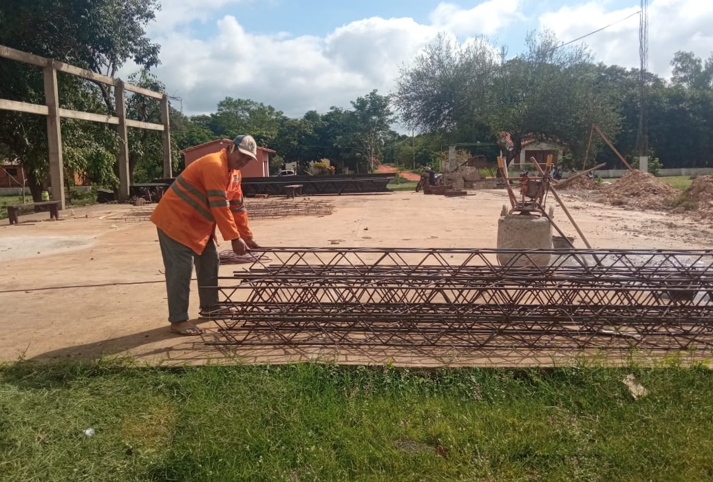 Reinician trabajos por el tinglado La Olla del Club 13 de Junio, destrozado por viento huracanado en septiembre del 2024