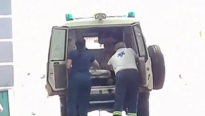 Bebé metió el brazo en una centrifugadora y casi lo pierde