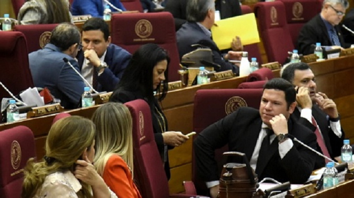 Cámara de Diputados invierte USD 2 millones en seguro médico