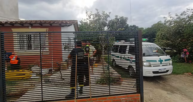 Albañil cayó de un andamio y sufrió lesiones en la cadera