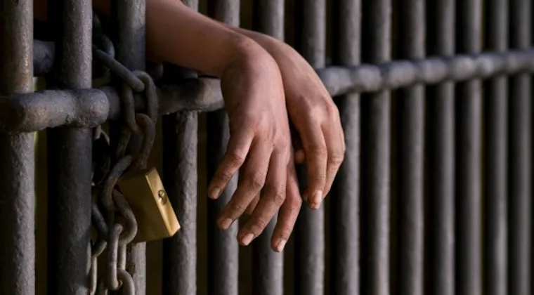 Condenados podrían salir antes de cumplir su pena si estudian o trabajan Condenados podrían salir antes de cumplir su pena si estudian o trabajan