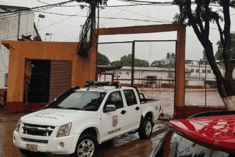 Guardiacárceles frustran fuga de preso que trepó tejido perimetral del penal de CDE