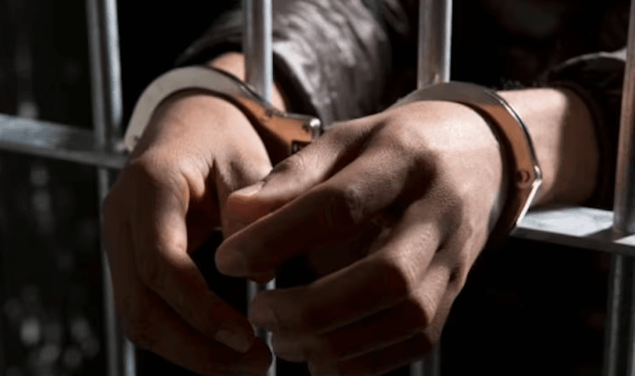 Condenan a 20 años de cárcel a un hombre que abusó y embarazó a su hijastra