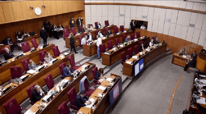 Congreso usará aumentos para crear 102 nuevos cargos Congreso usará aumentos para crear 102 nuevos cargos