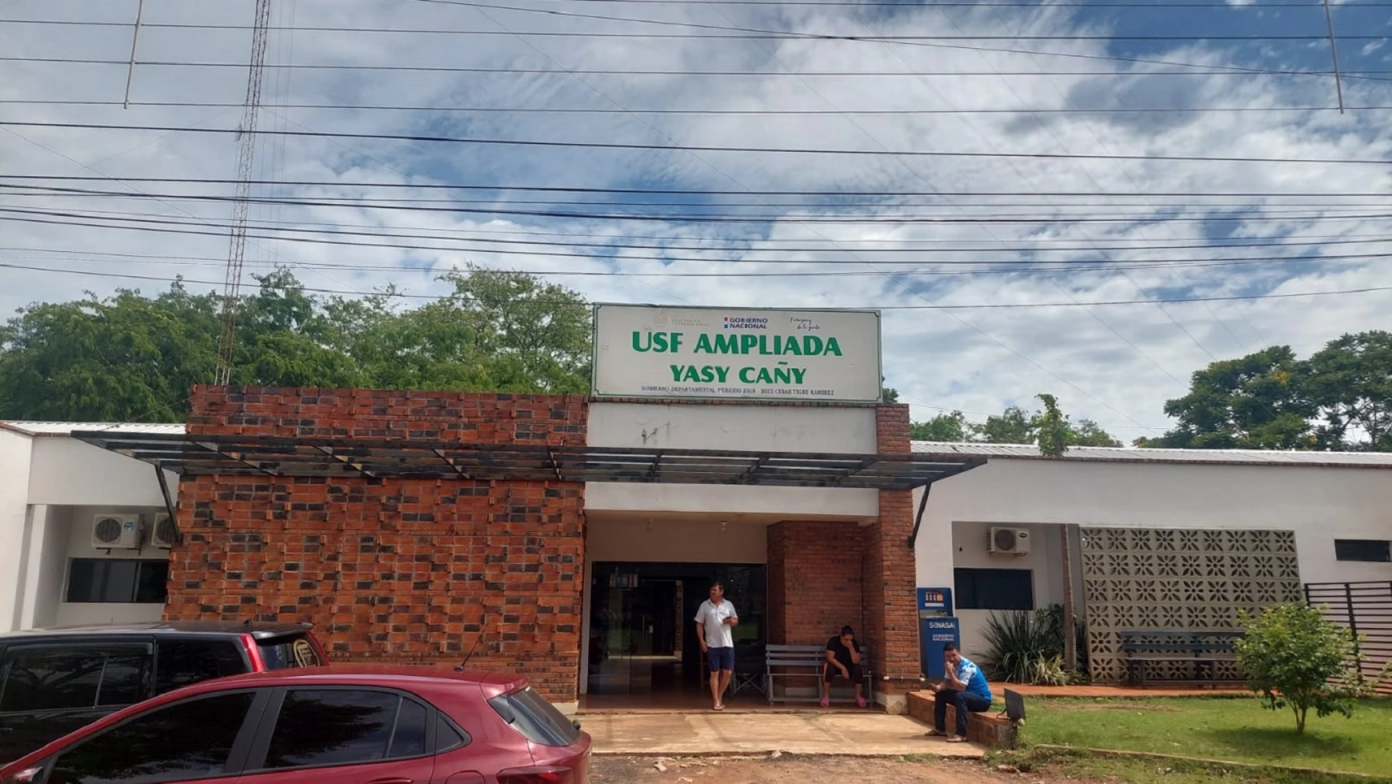 Comerciante muere tras sufrir descarga eléctrica mientras lavaba su vehículo en Yhú