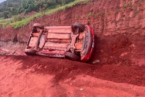 Vuelco de vehículo deja una persona lesionada en Juan E. O’Leary