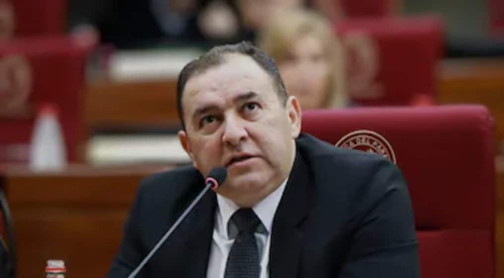 Líder Amarilla propone eliminar la jubilación parlamentaria