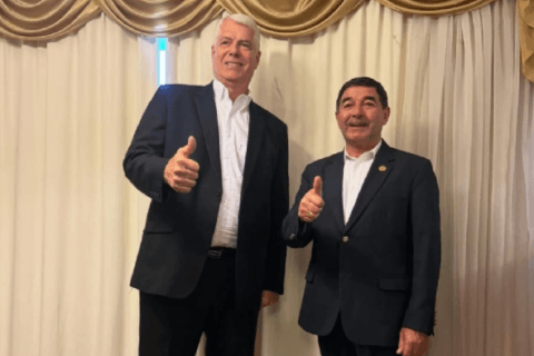 Senador Núñez cambia de bando en la interna colorada de Luque