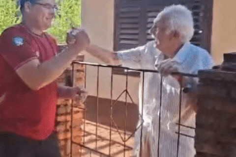 Vecinos obligan a devolver dinero que cayó de un adulto mayor en Itapúa