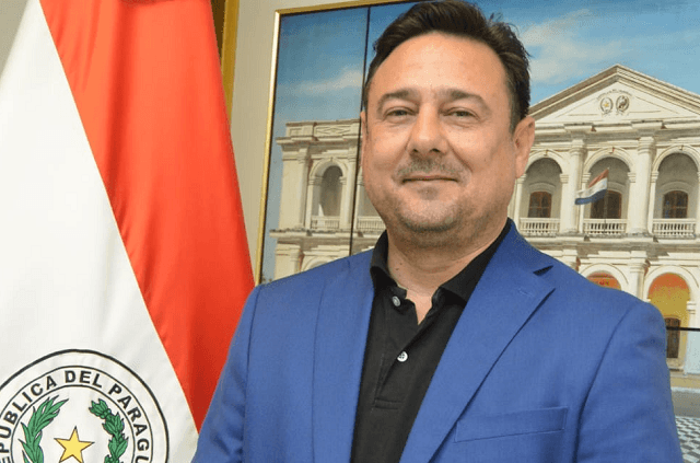 Antonio Buzarquis apunta a la concejalía y no descarta renunciar al Congreso Antonio Buzarquis apunta a la concejalía y no descarta renunciar al Congreso