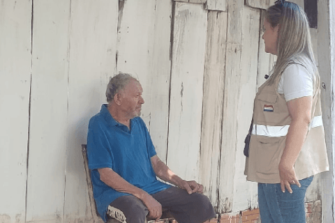Abuelito vive en extrema pobreza y necesita ayuda solidaria en Coronel Oviedo