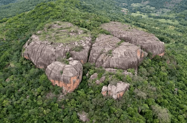 Investigan caso de niña que fue hallada muerta al pie de un cerro en Paraguarí