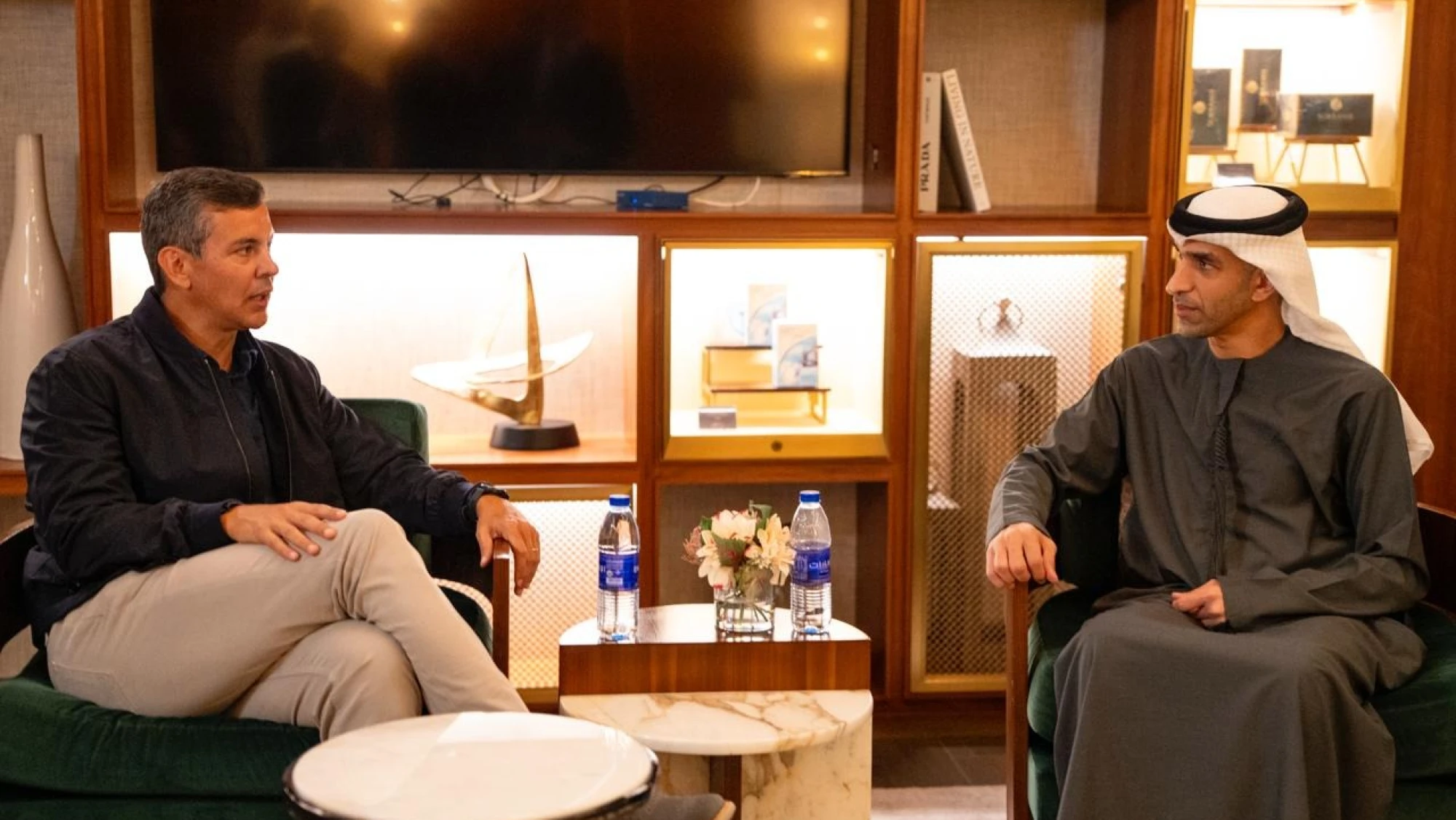 Santiago Peña ya está en Dubái buscando “nuevas oportunidades” Santiago Peña ya está en Dubái buscando “nuevas oportunidades”