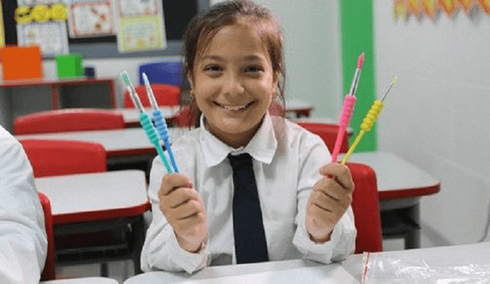 Casi un millón y medio de estudiantes retornan a clases con kits escolares y alimentación asegurada