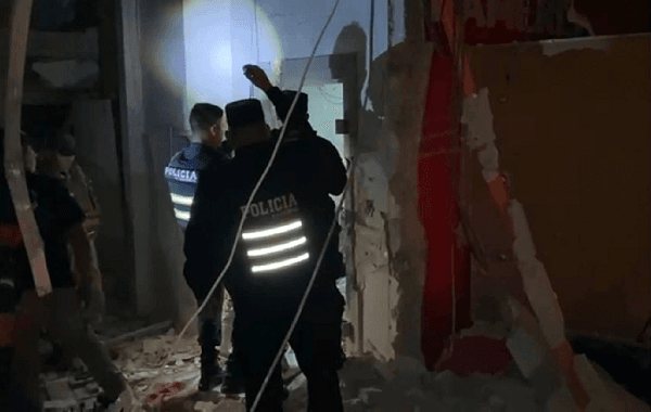 Grupo armado asalta con explosivos un banco y roban al menos G. 1.000 millones Grupo armado asalta con explosivos un banco y roban al menos G. 1.000 millones