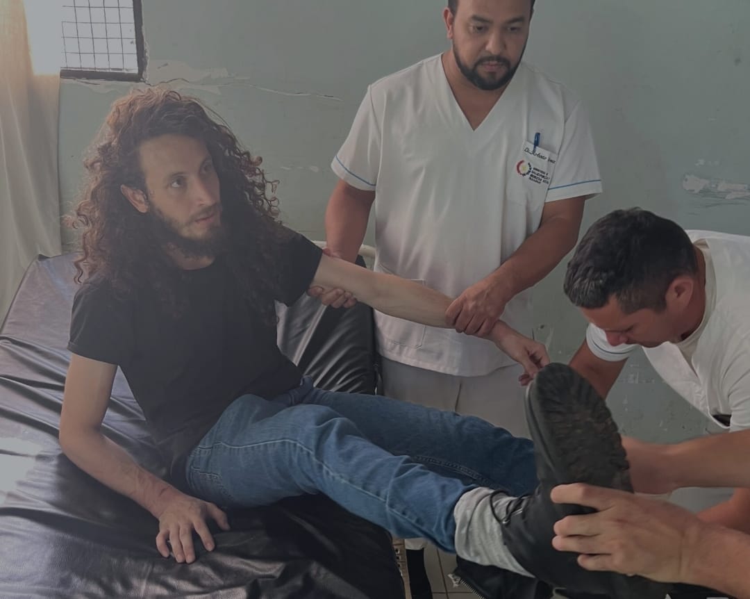 Trasladan al Neuropsiquiátrico a hombre que intentó hablar con el internado Horacio Cartes