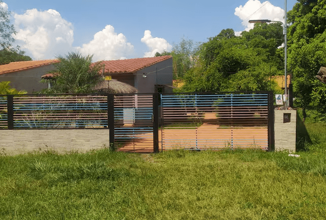 Alemana y sus seis perros son hallados muertos en Itauguá Alemana y sus seis perros son hallados muertos en Itauguá