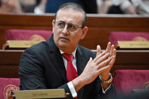 Erico Galeano pide permiso al Senado sin goce de dieta hasta que quede firme su condena