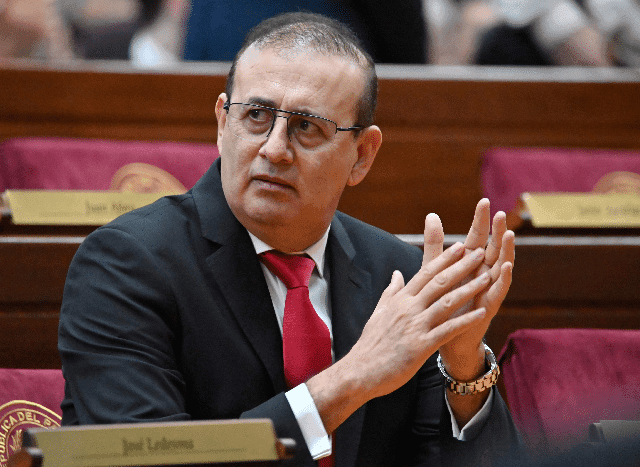 Erico Galeano pide permiso al Senado sin goce de dieta hasta que quede firme su condena