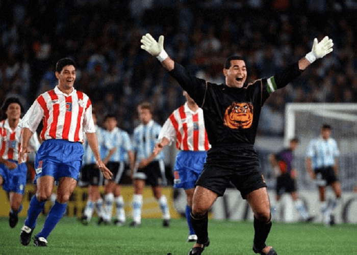 Chilavert pide que los jugadores hablen en guaraní en el Mundial