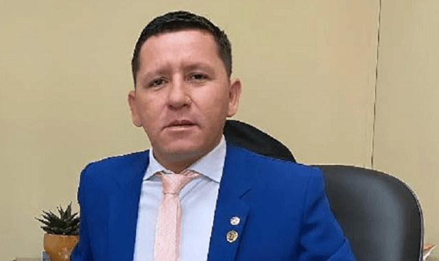 Yolanda recolecta firmas para presentar libelo acusatorio contra Chaqueñito