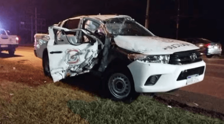 Abuelito borracho embistió patrullera y dejó dos policías heridos en Hernandarias