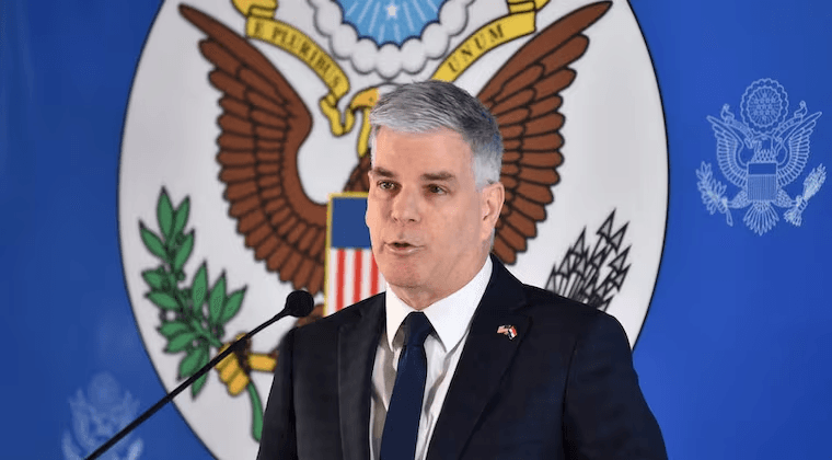 “El peor embajador que ha pisado el suelo paraguayo”: destrozan a Marc Ostfield