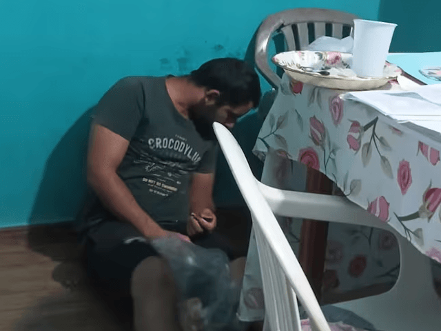 Estudiantes reducen a presunto asaltante y lo entregan a la Policía