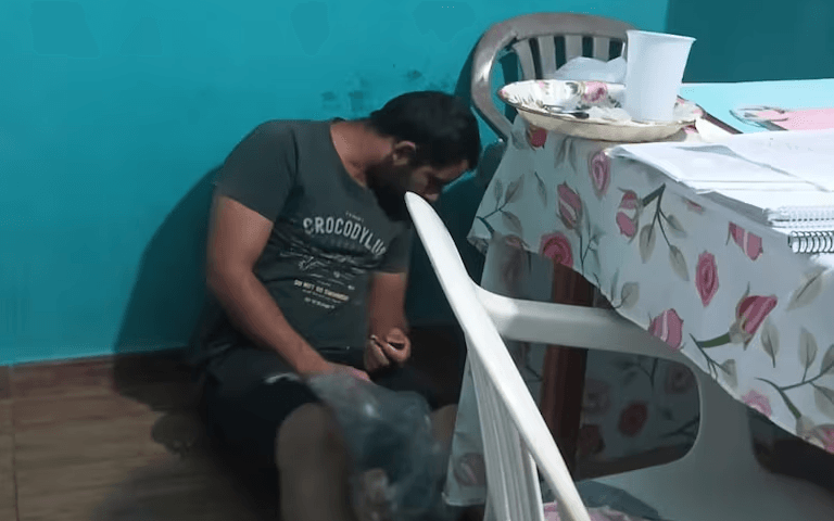 Estudiantes reducen a presunto asaltante y lo entregan a la Policía