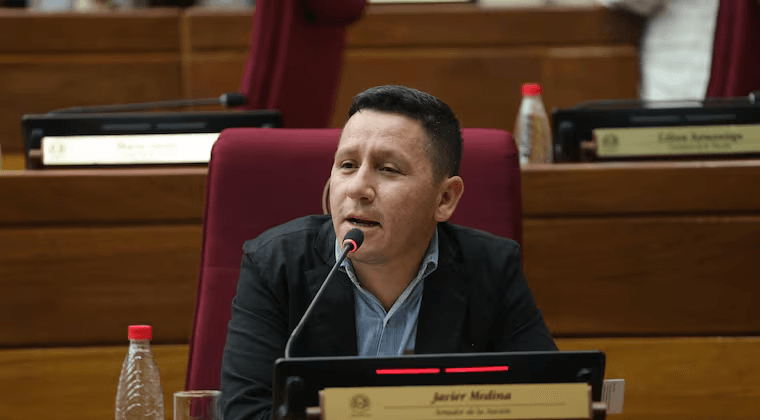 Acorralado, “Chaqueñito” promete renunciar hoy