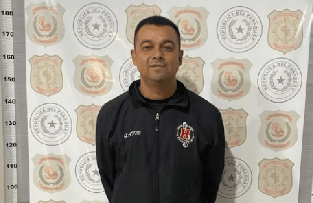 Cayó en su propio show: lo contrataron como músico y lo detuvieron