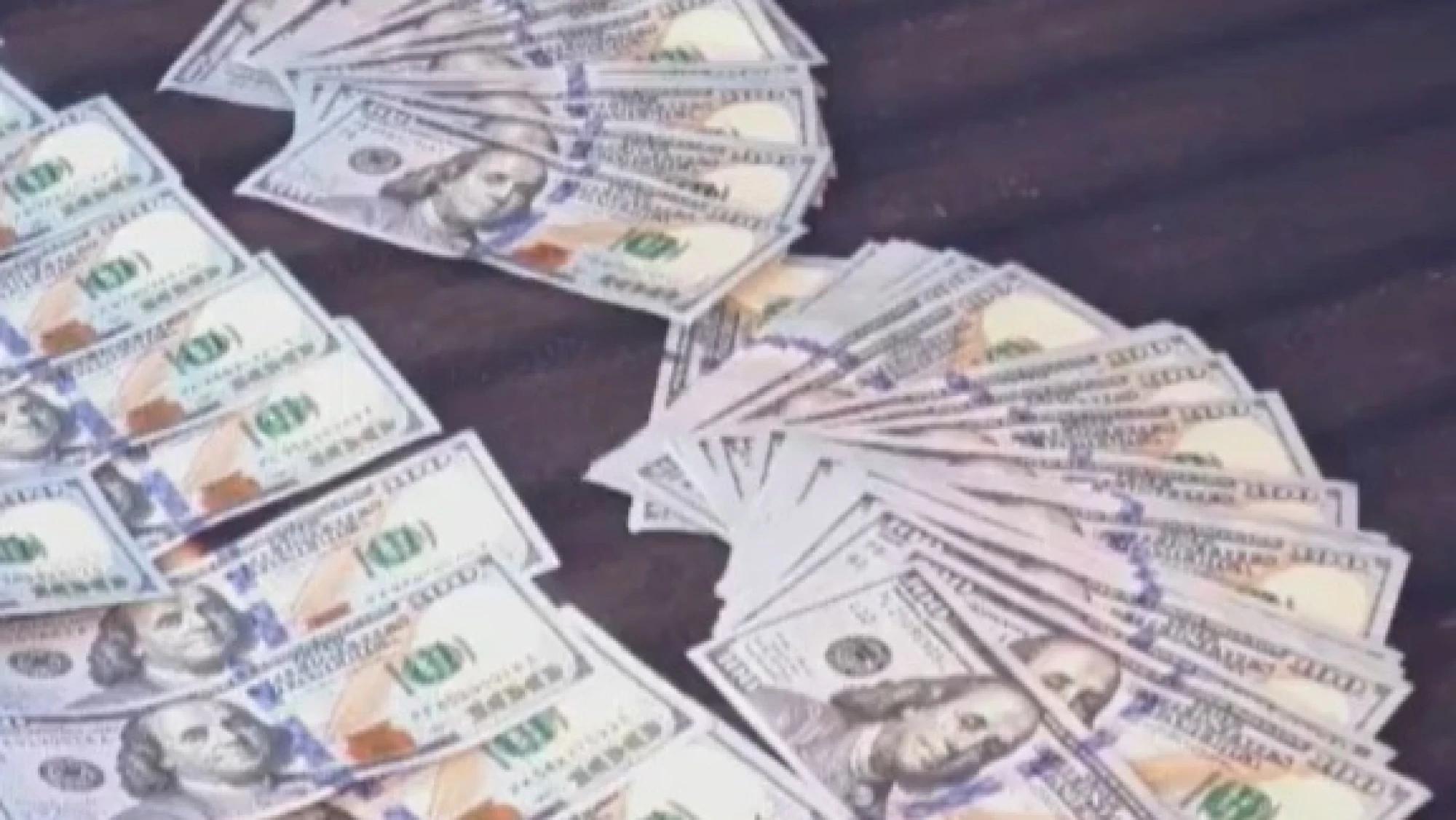 Un grupo de hombres armados robó USD 120.000 y armas en el Paraná Country Club